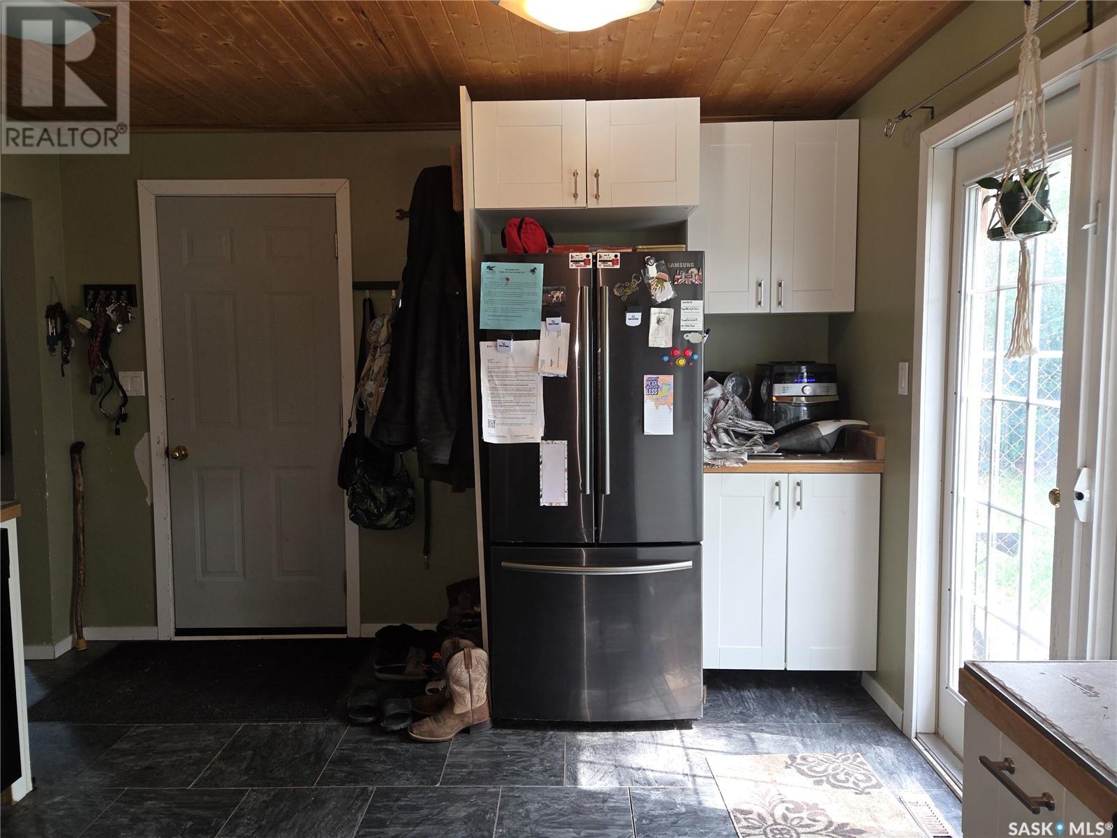Photo 5 of 106 Tiree Street, Colonsay SK