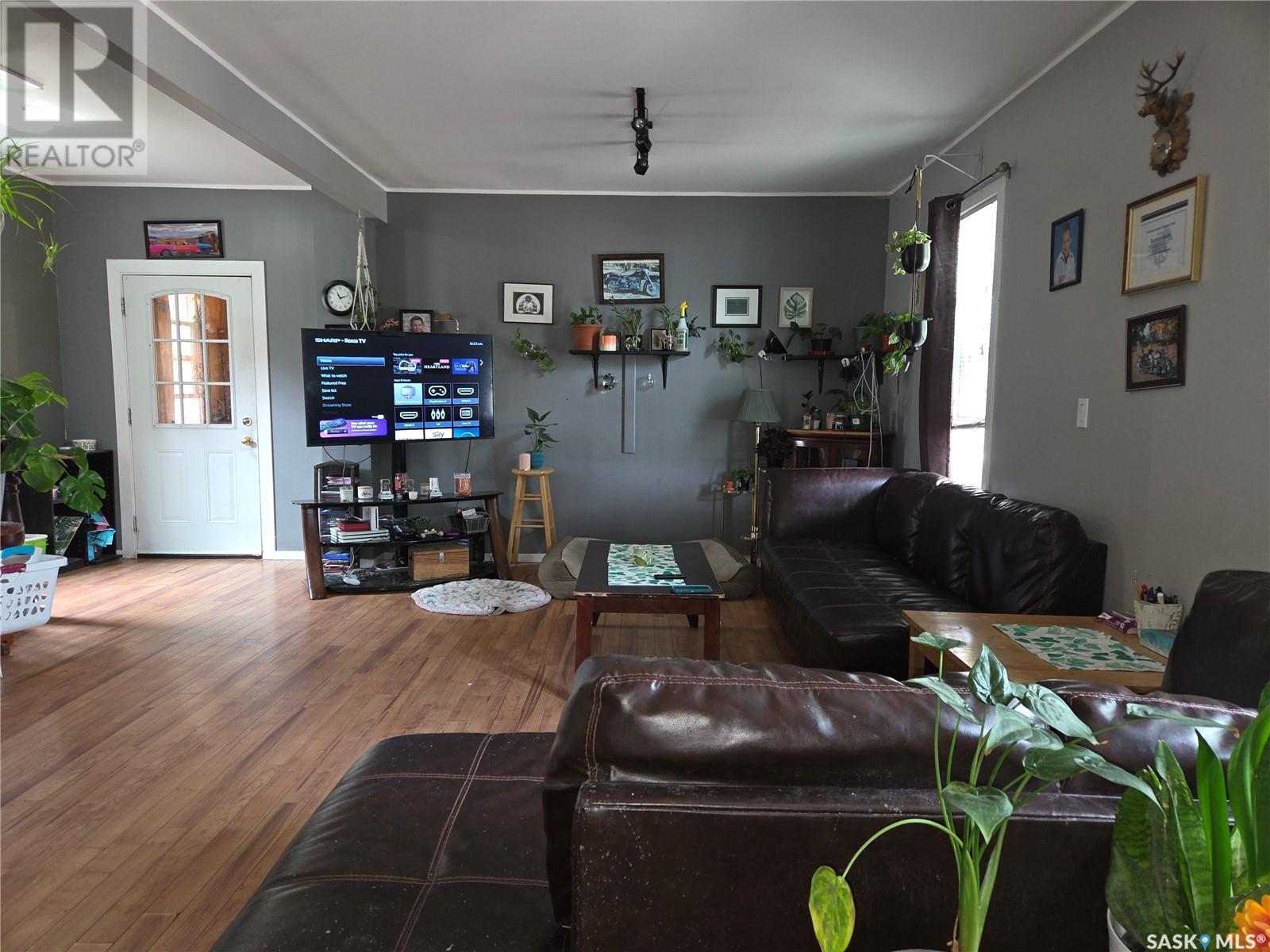 Photo 6 of 106 Tiree Street, Colonsay SK