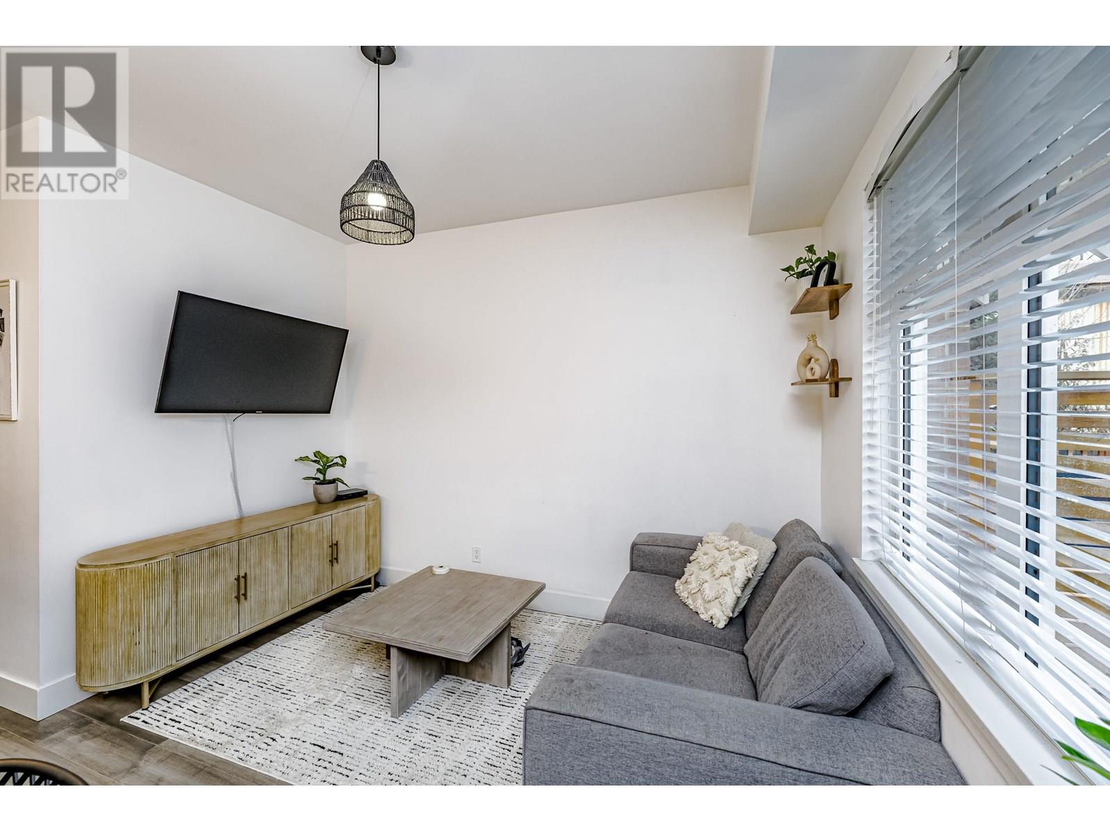 Photo 12 of 289 Salter Street, New Westminster BC