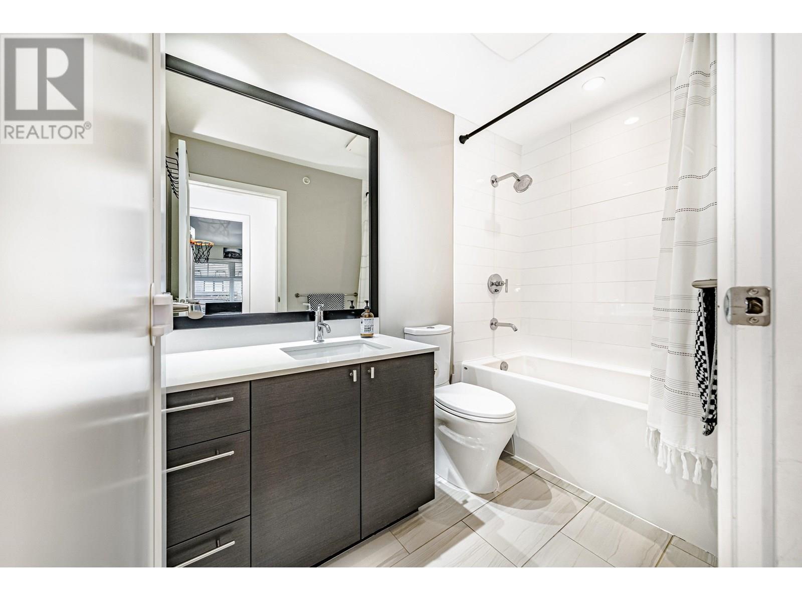 Photo 26 of 289 Salter Street, New Westminster BC