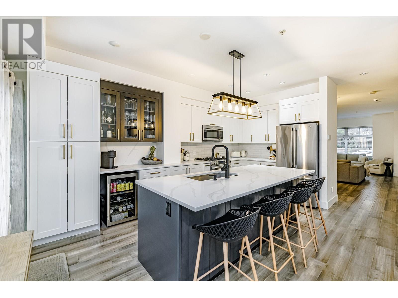 Photo 15 of 289 Salter Street, New Westminster BC