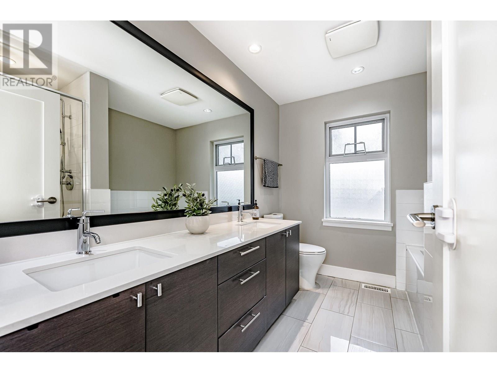 Photo 23 of 289 Salter Street, New Westminster BC