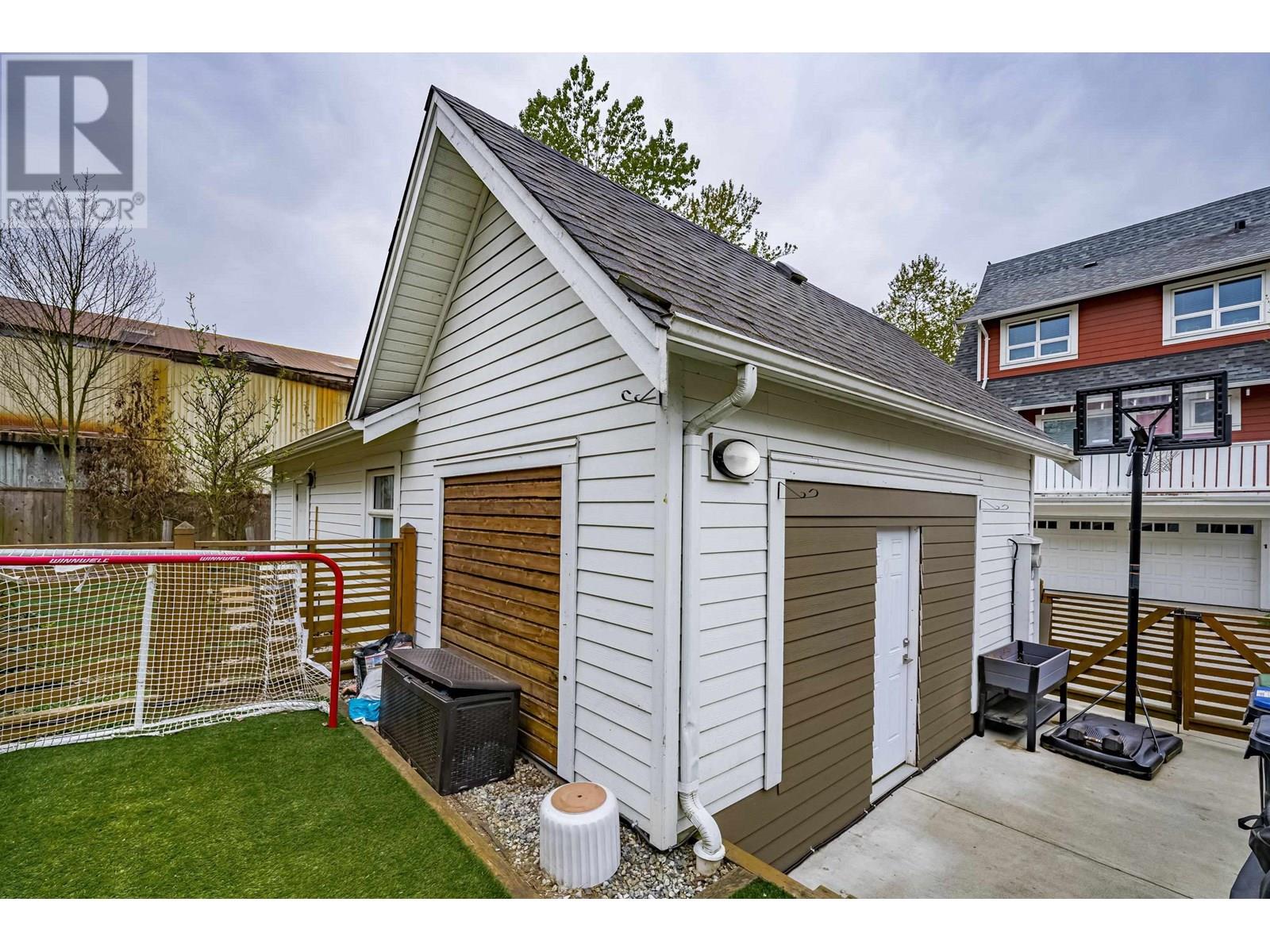 Photo 38 of 289 Salter Street, New Westminster BC