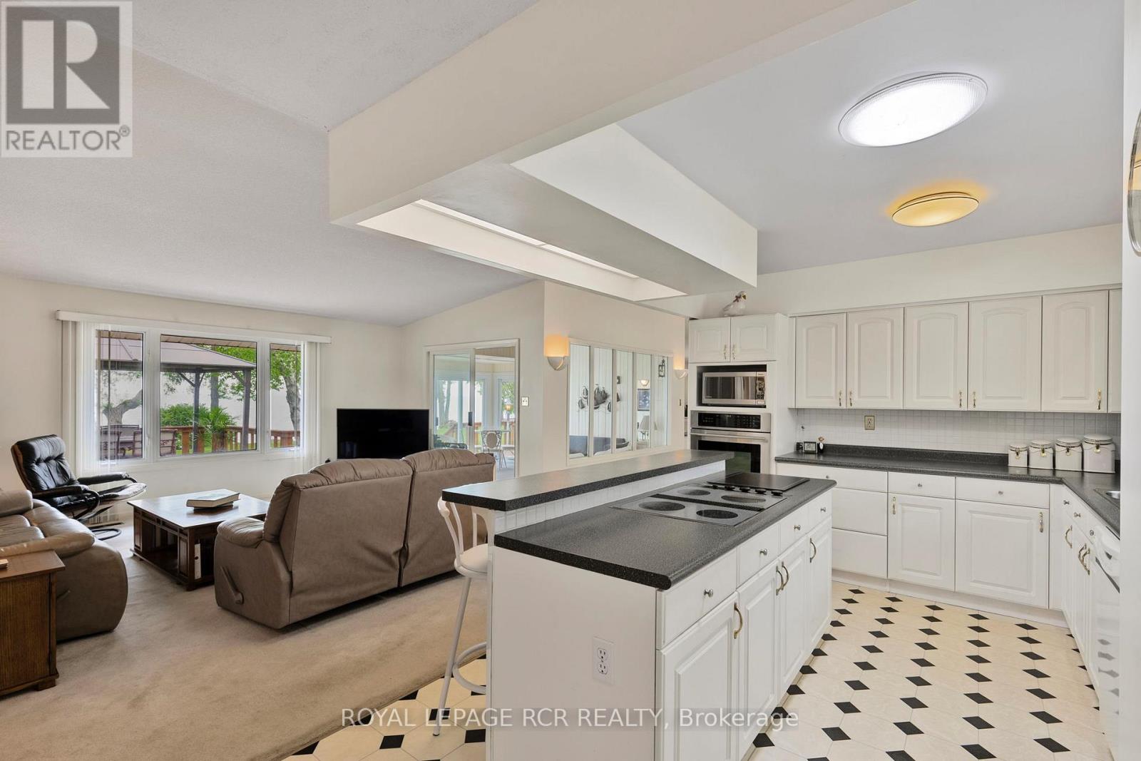 Photo 13 of 5 Park Lane, Ramara ON
