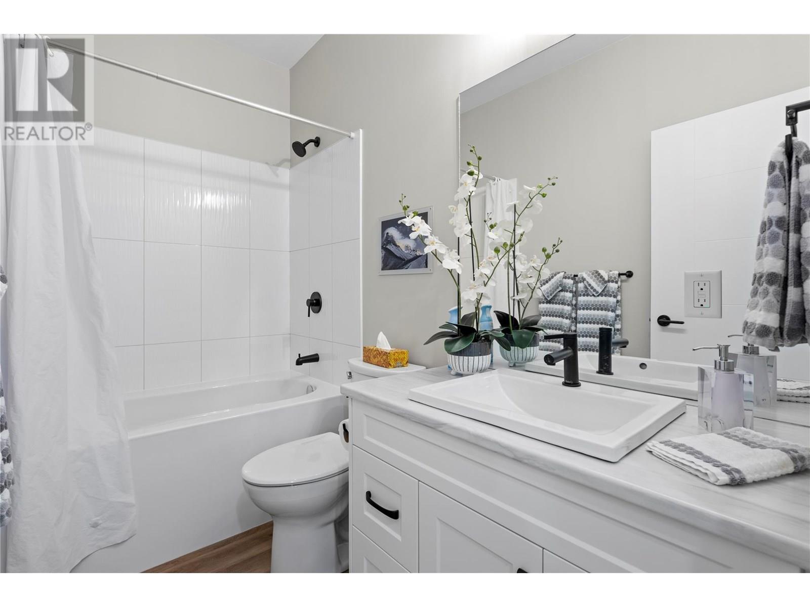 25 2810 15 Avenue Northeast, Salmon Arm