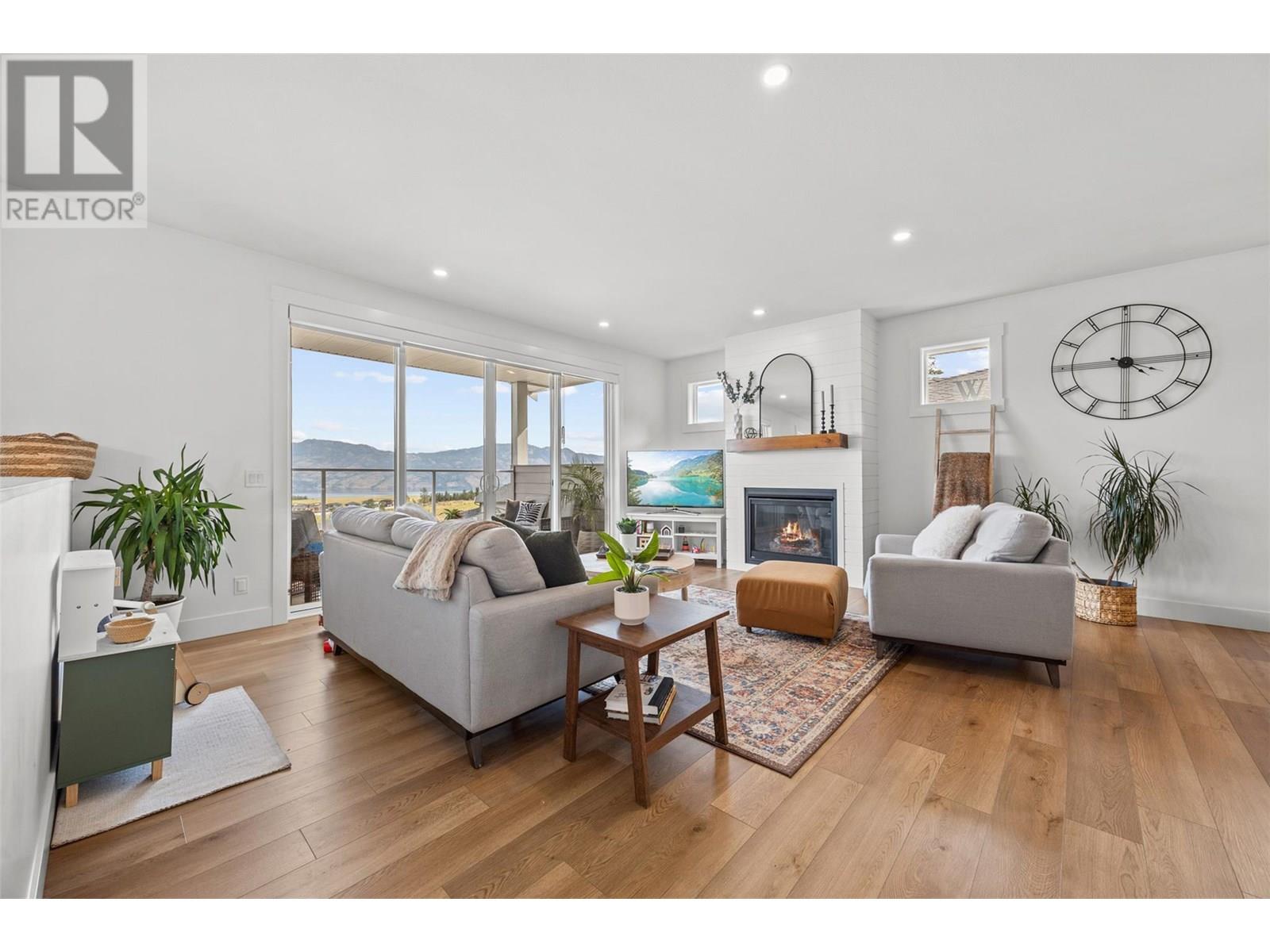  2602 Crown Crest Drive, West Kelowna