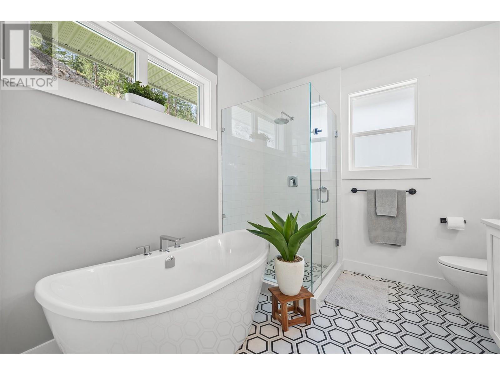  2602 Crown Crest Drive, West Kelowna