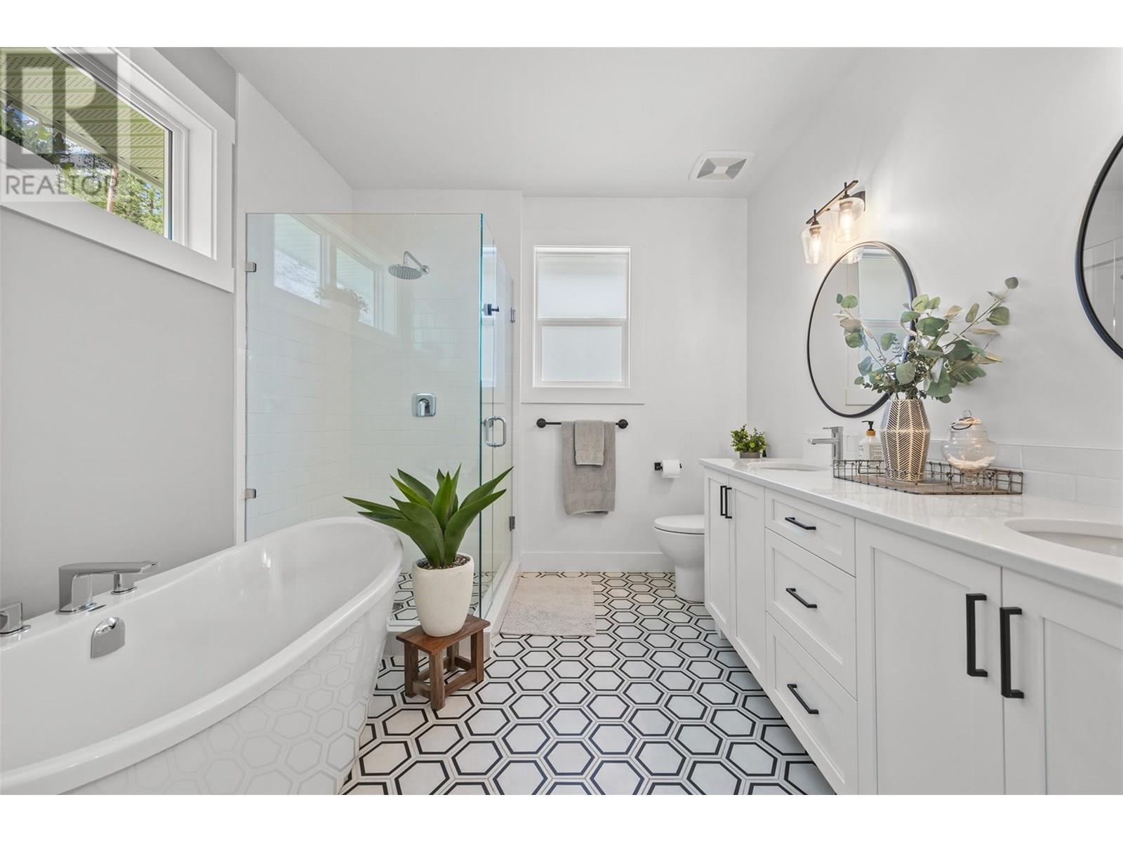  2602 Crown Crest Drive, West Kelowna