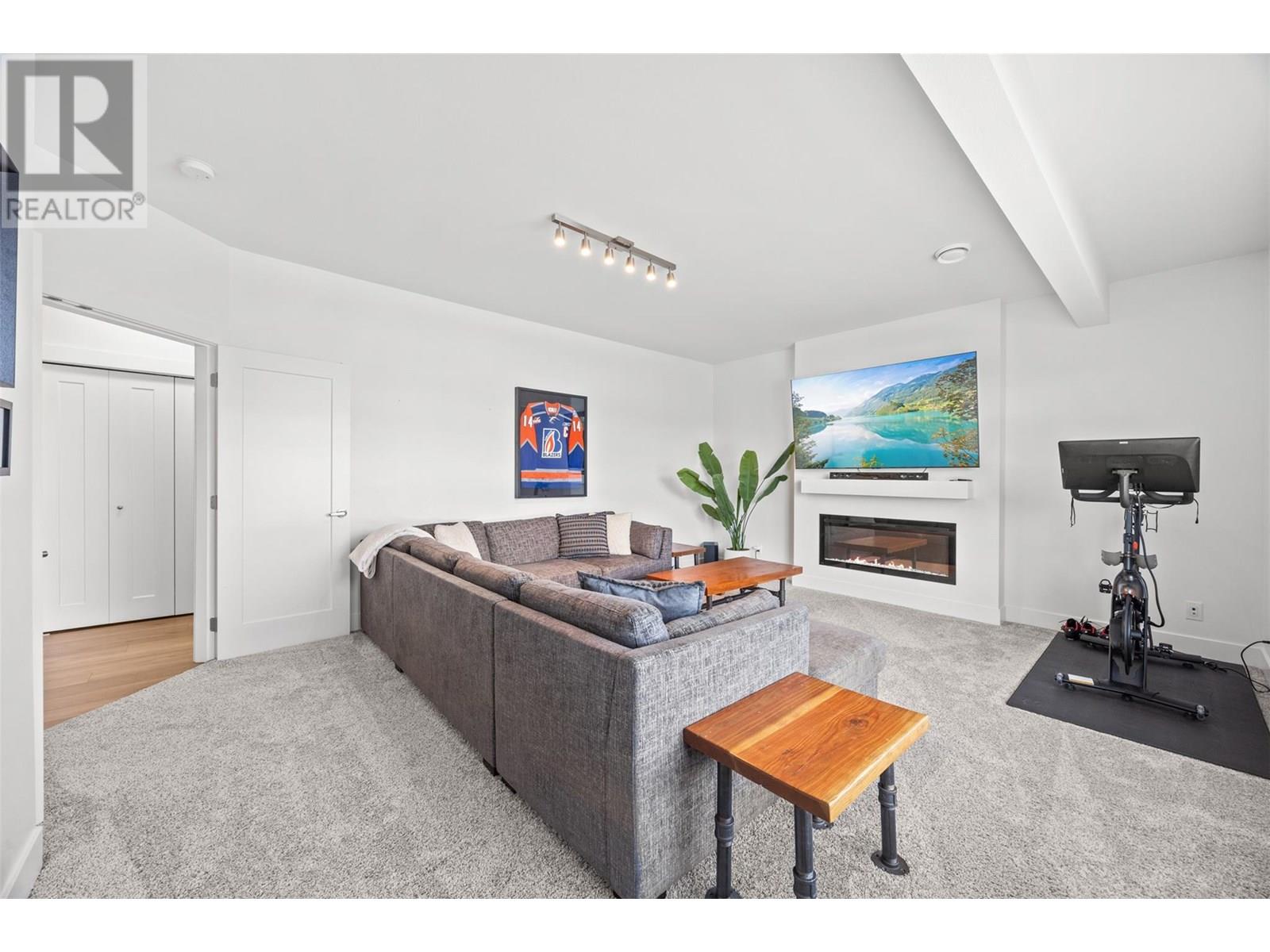  2602 Crown Crest Drive, West Kelowna