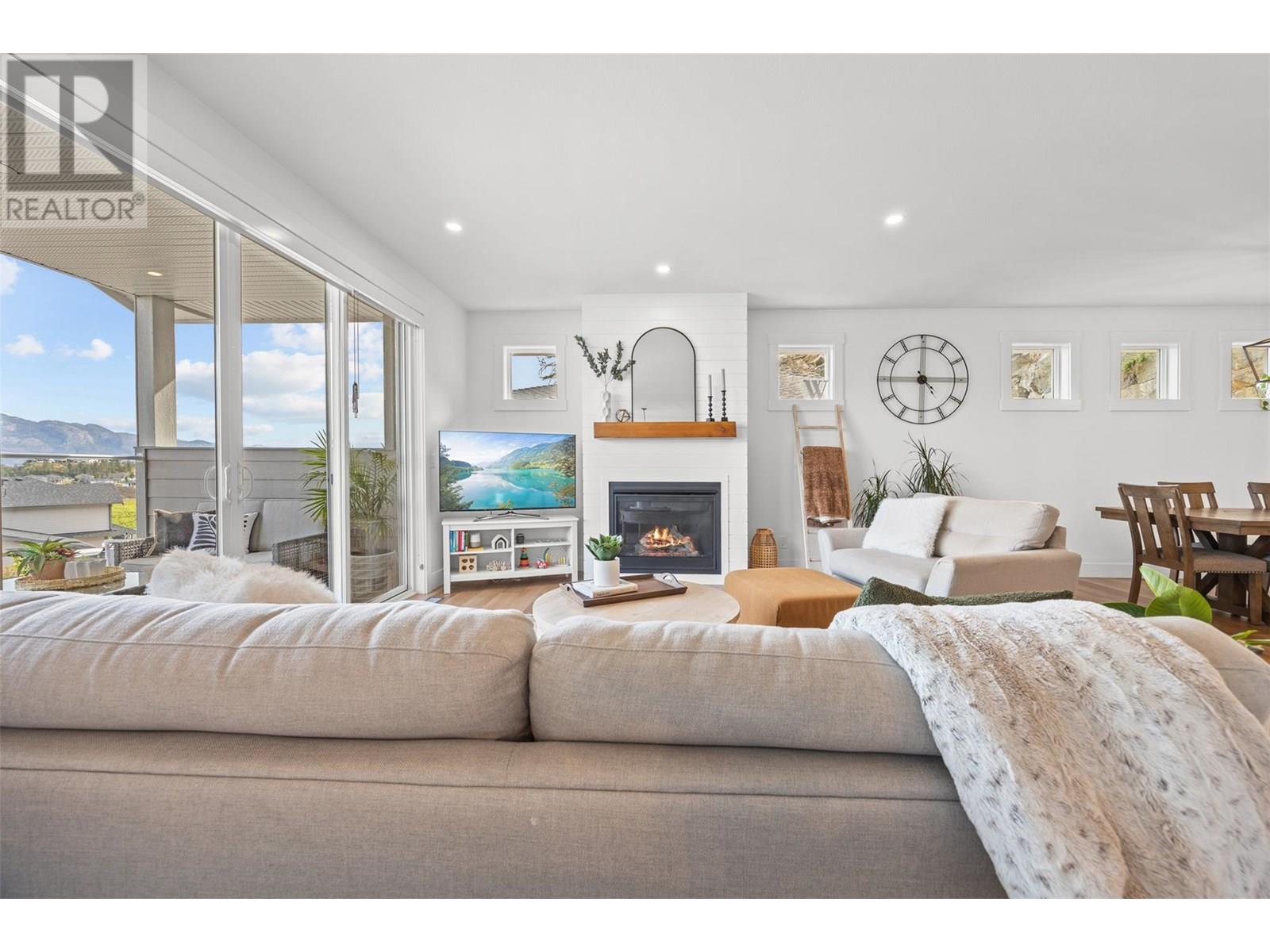  2602 Crown Crest Drive, West Kelowna