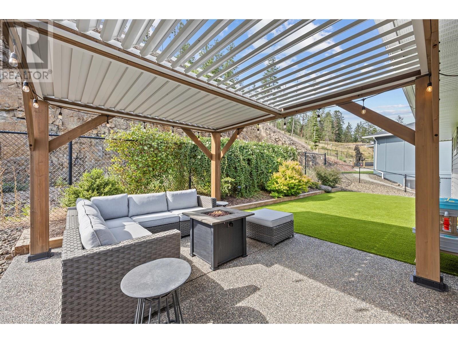  2602 Crown Crest Drive, West Kelowna