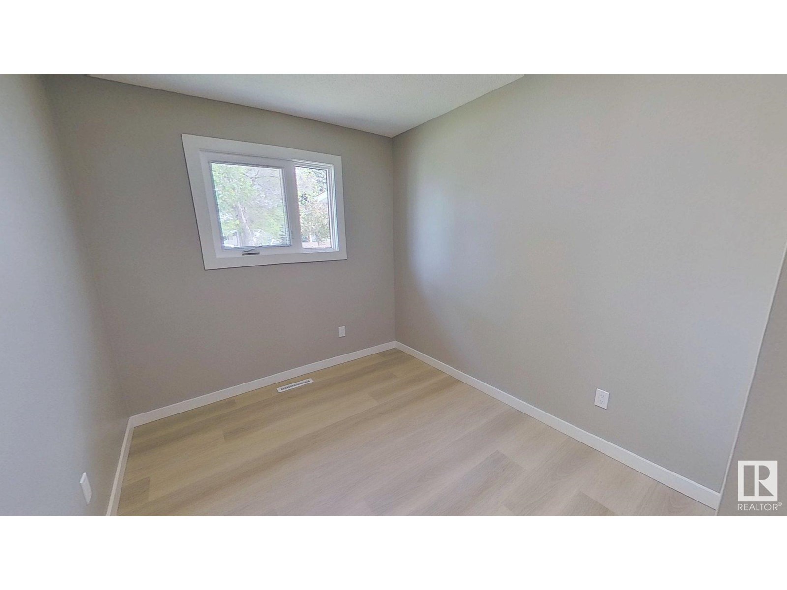 Photo 14 of 8920 92 Av, Fort Saskatchewan AB