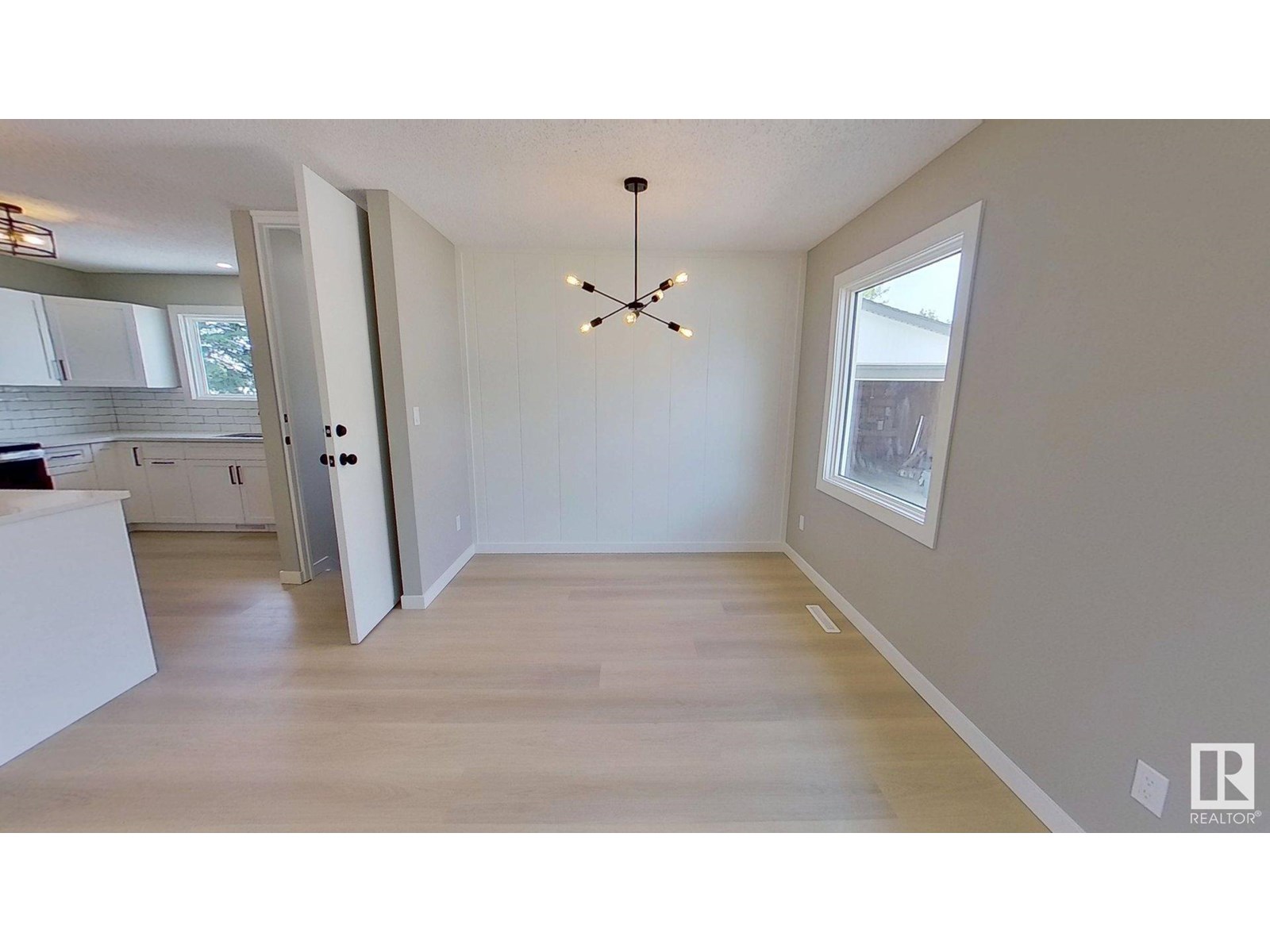 Photo 7 of 8920 92 Av, Fort Saskatchewan AB