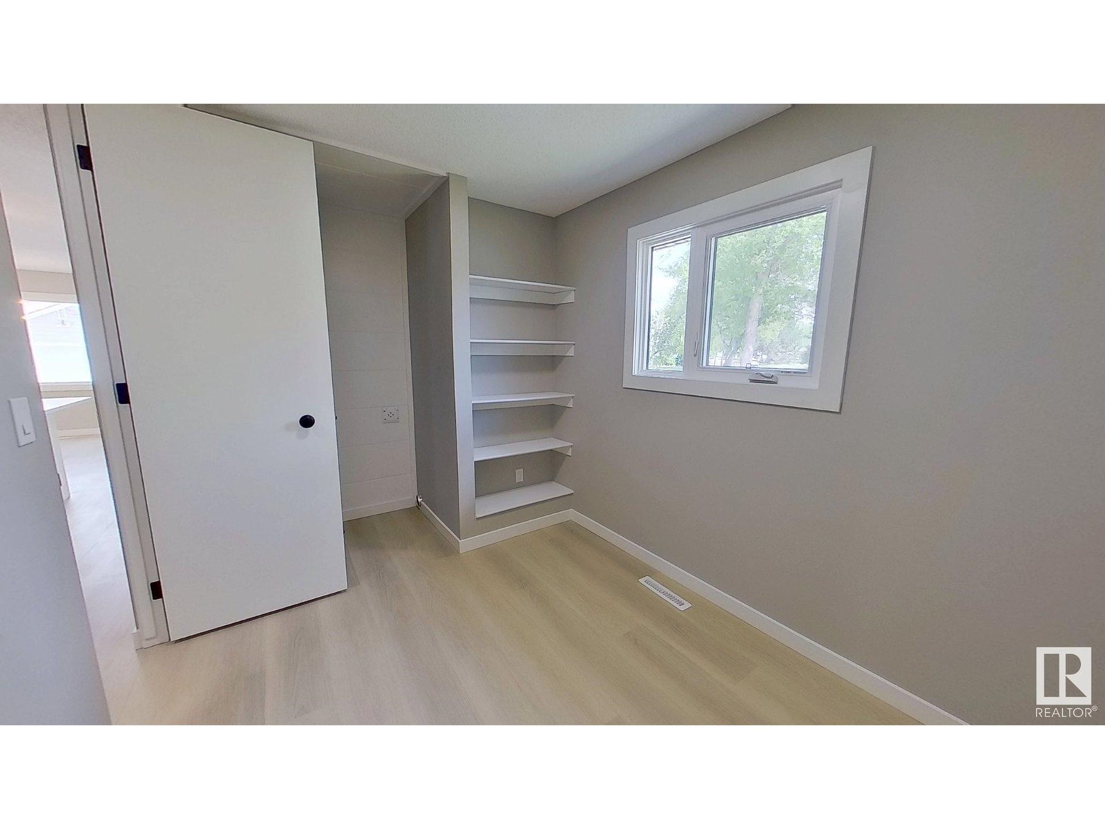 Photo 13 of 8920 92 Av, Fort Saskatchewan AB