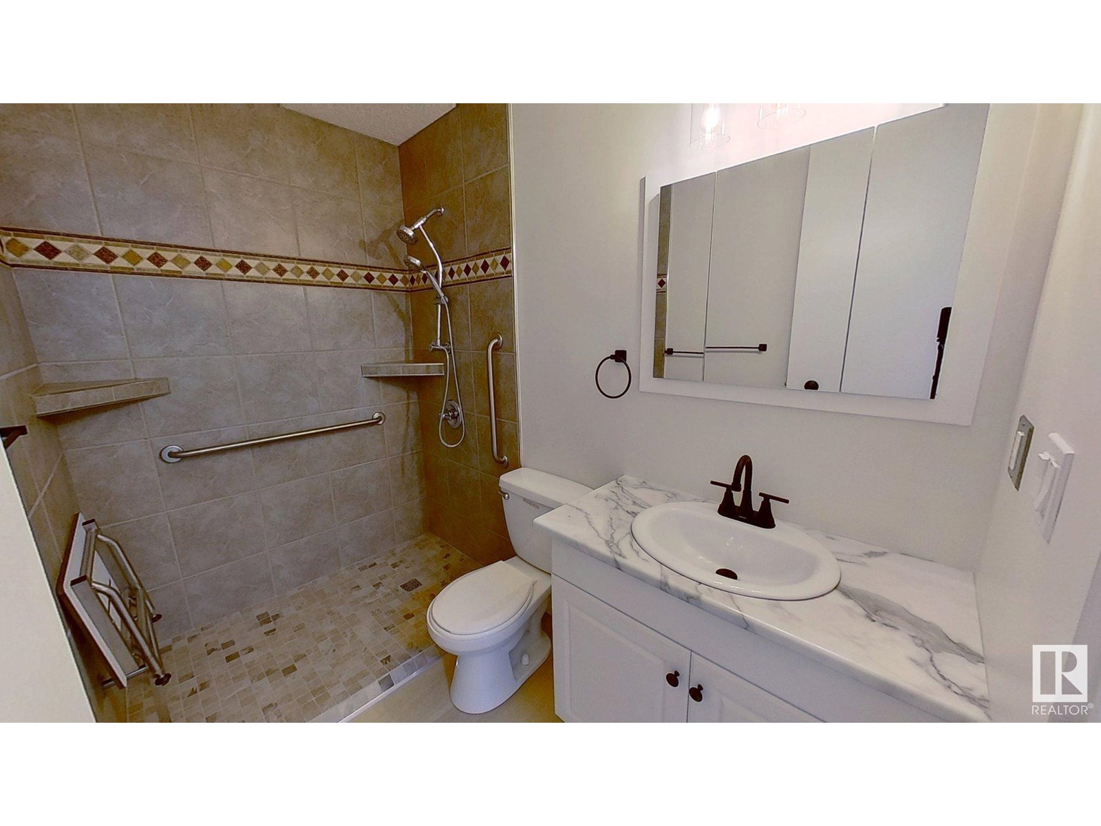 Photo 17 of 8920 92 Av, Fort Saskatchewan AB