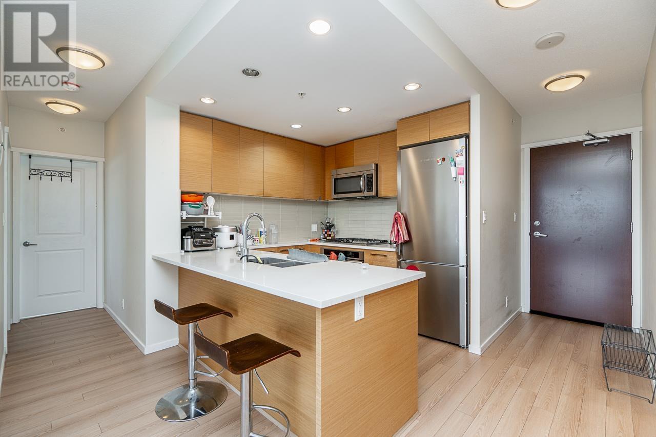 Photo 9 of 2801 3102 Windsor Gate, Coquitlam BC