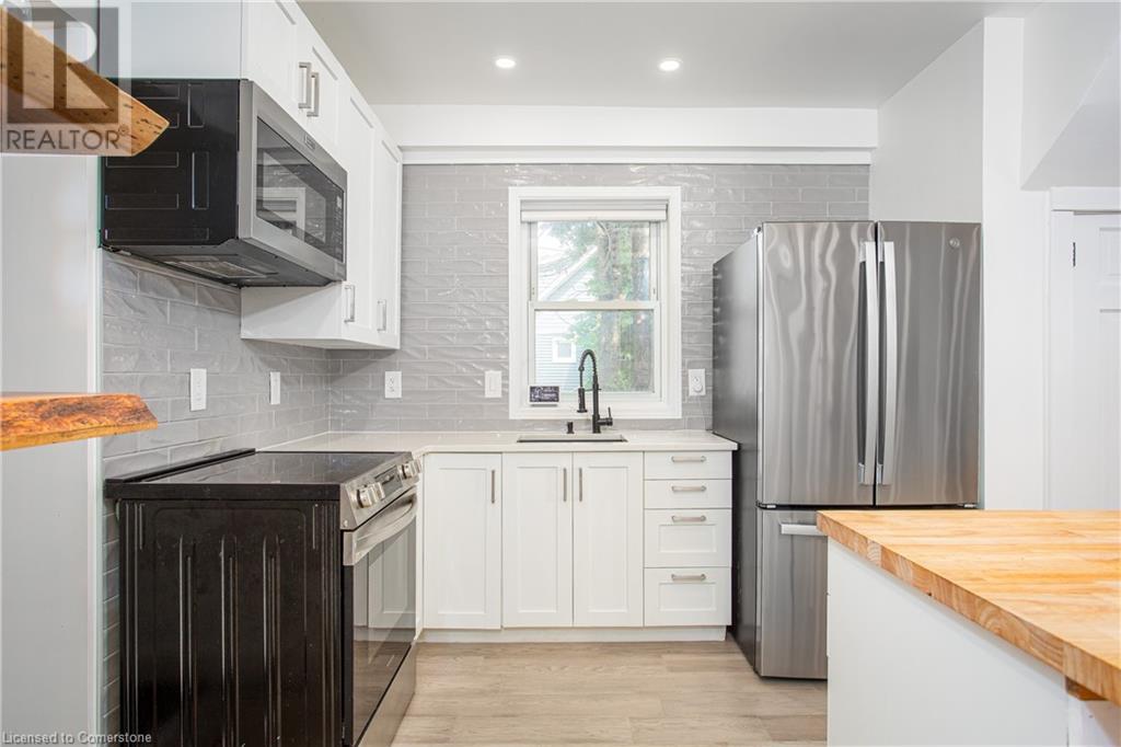 Photo 2 of 826 Beach Boulevard, Hamilton ON