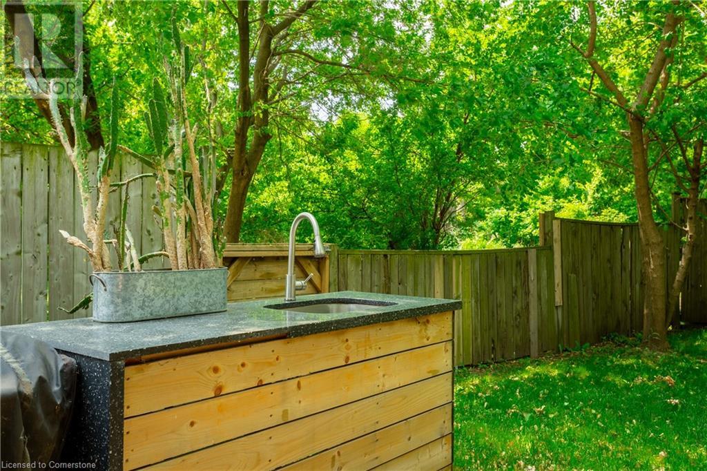 Photo 3 of 826 Beach Boulevard, Hamilton ON
