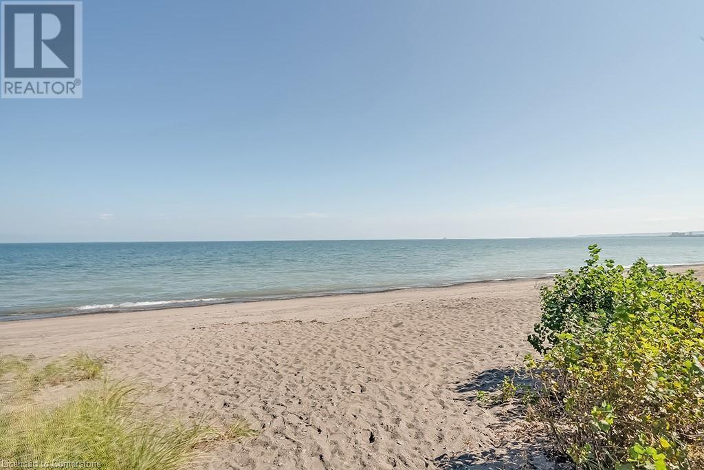 Photo 30 of 826 Beach Boulevard, Hamilton ON