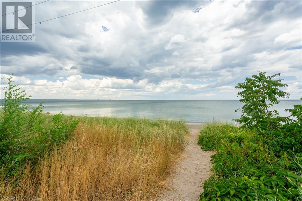 Photo 28 of 826 Beach Boulevard, Hamilton ON