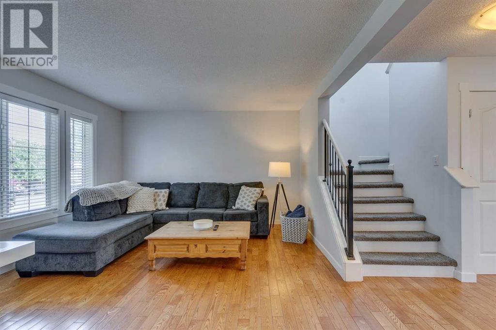 Single Family House for Sale in  Everridge Drive SW Evergreen Calgary 