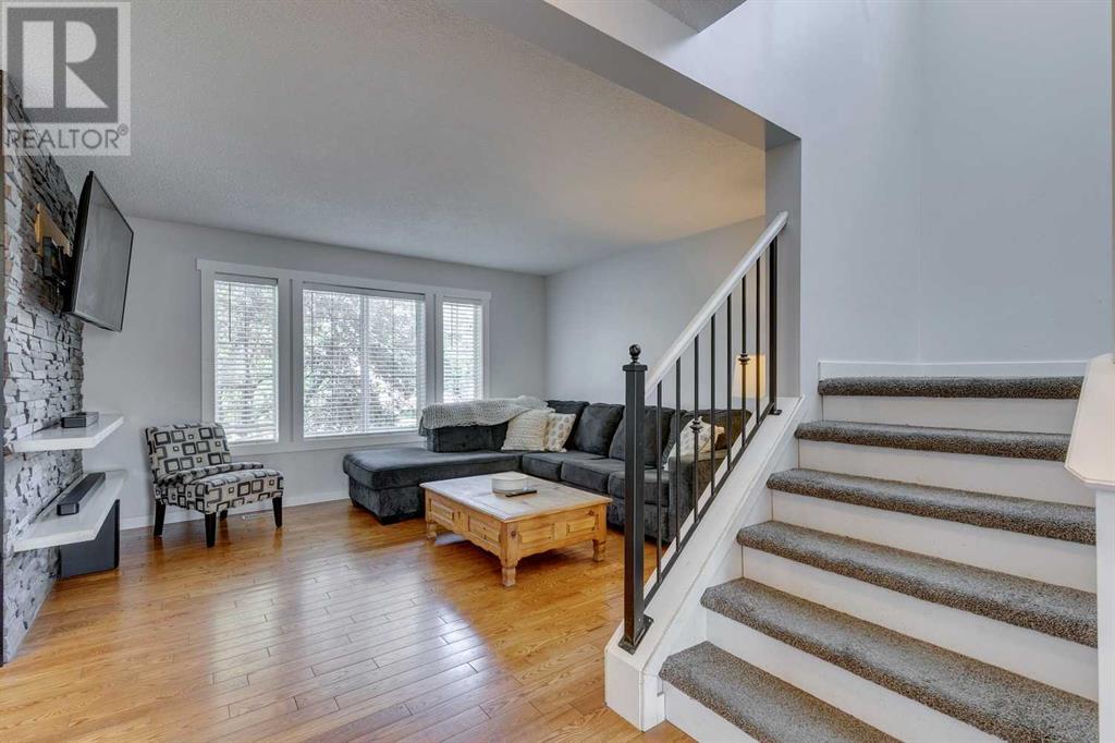 Single Family House for Sale in  Everridge Drive SW Evergreen Calgary 