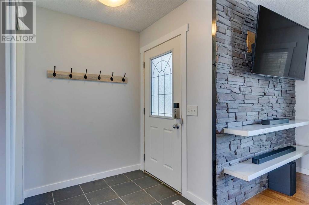 Single Family House for Sale in  Everridge Drive SW Evergreen Calgary 
