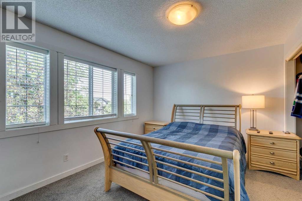 Single Family House for Sale in  Everridge Drive SW Evergreen Calgary 