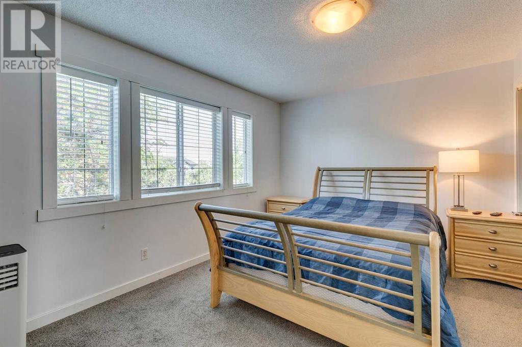 Single Family House for Sale in  Everridge Drive SW Evergreen Calgary 