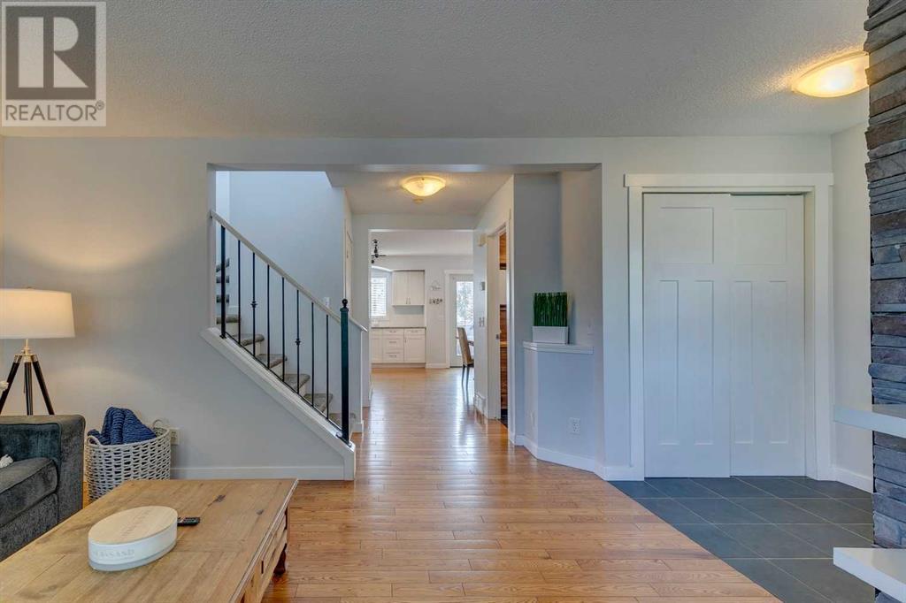 Single Family House for Sale in  Everridge Drive SW Evergreen Calgary 