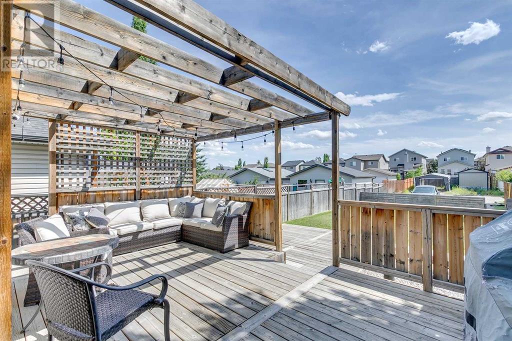Single Family House for Sale in  Everridge Drive SW Evergreen Calgary 