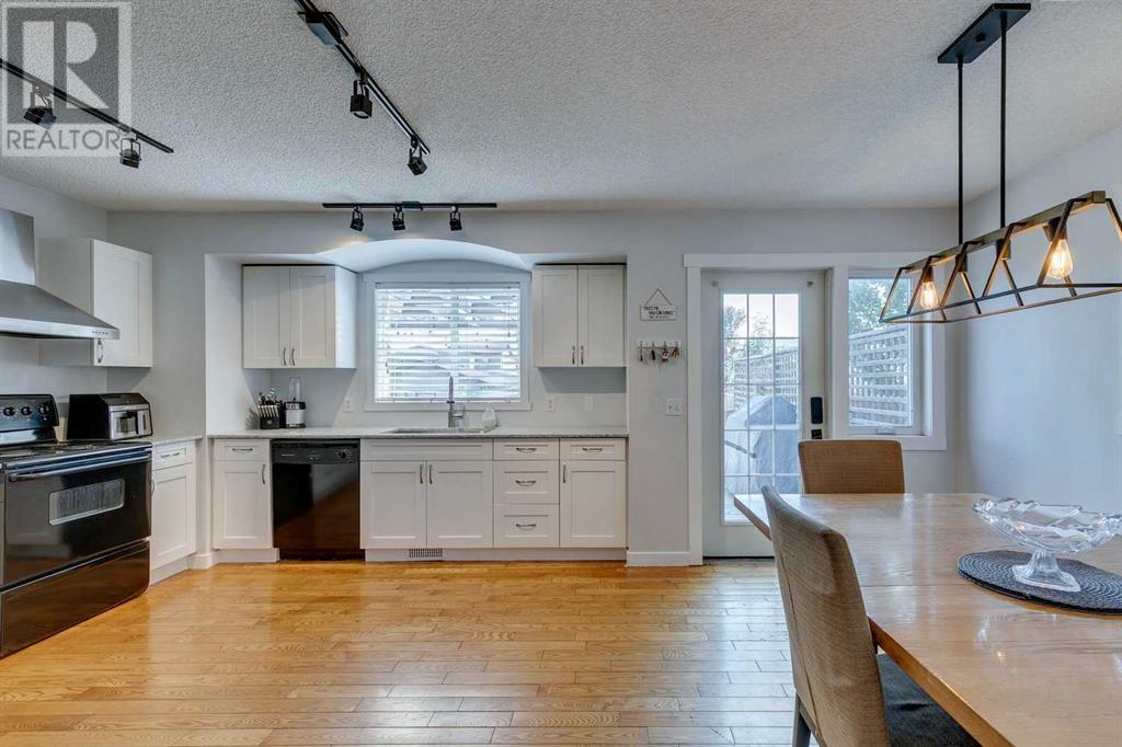 Single Family House for Sale in  Everridge Drive SW Evergreen Calgary 