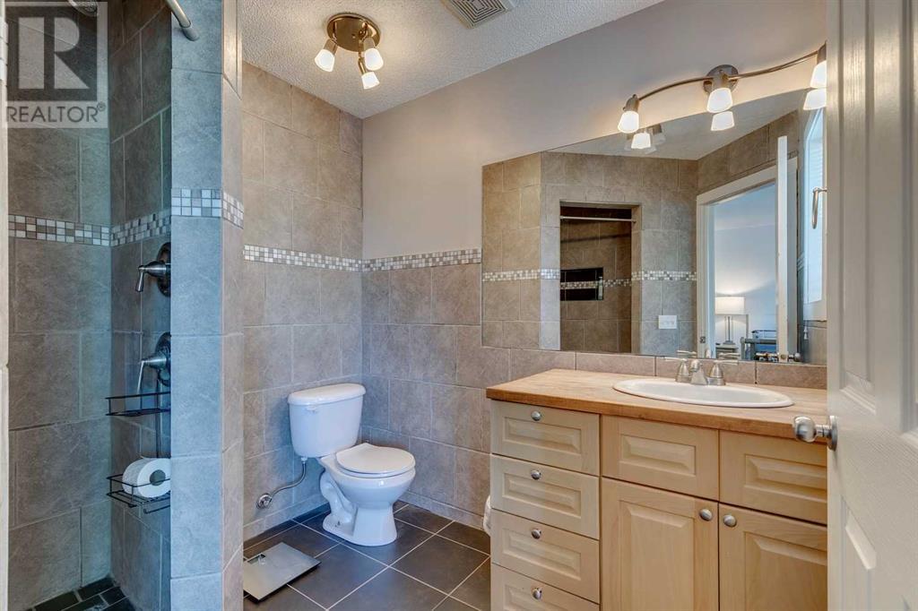 Single Family House for Sale in  Everridge Drive SW Evergreen Calgary 