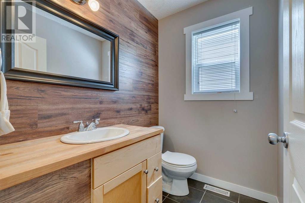 Single Family House for Sale in  Everridge Drive SW Evergreen Calgary 