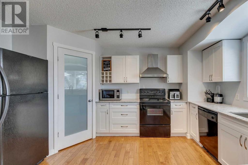 Single Family House for Sale in  Everridge Drive SW Evergreen Calgary 