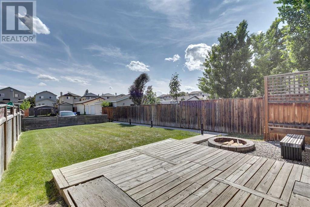 Single Family House for Sale in  Everridge Drive SW Evergreen Calgary 