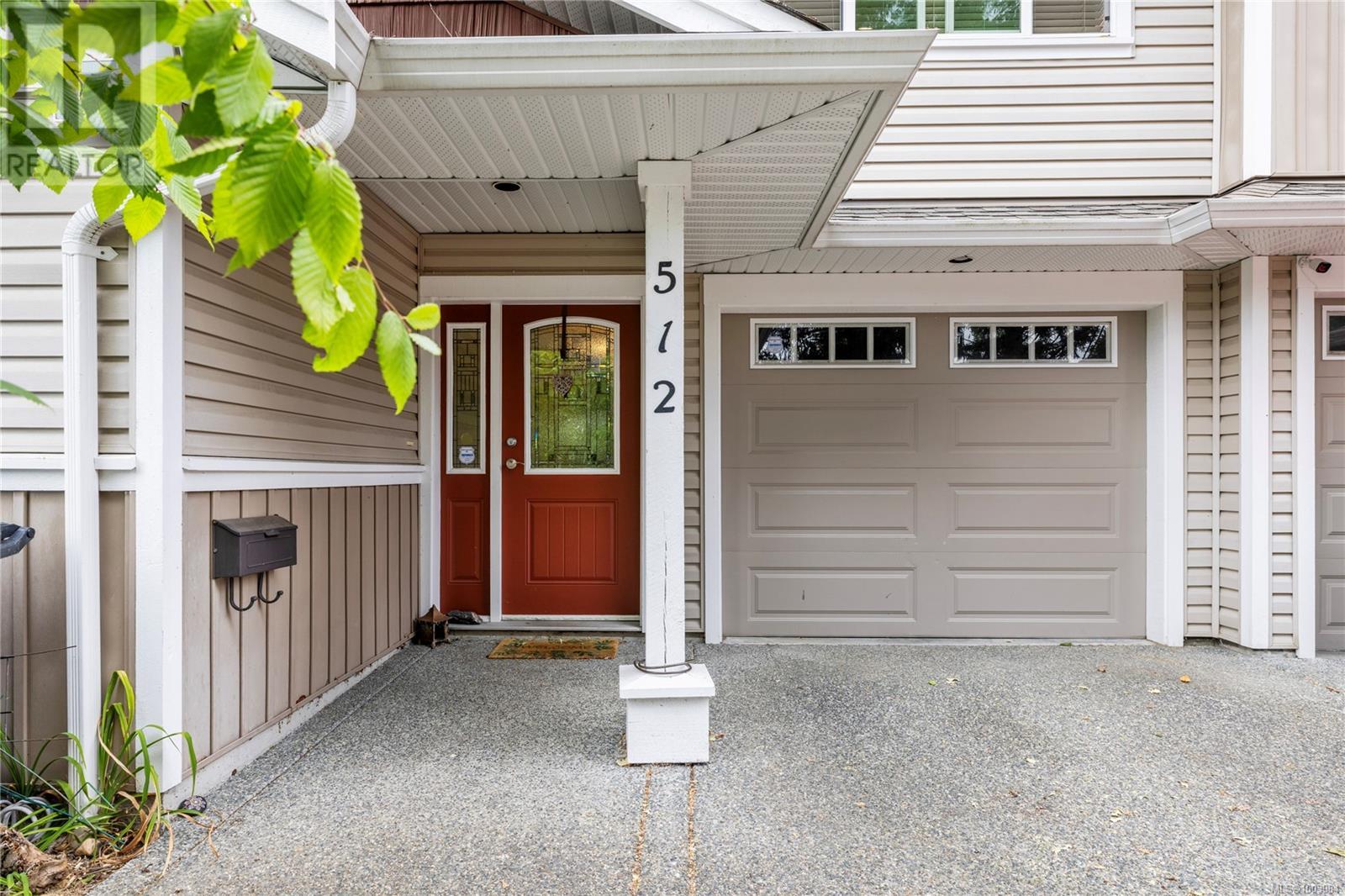 Photo 2 of 512 Gardasan Way, Nanaimo BC