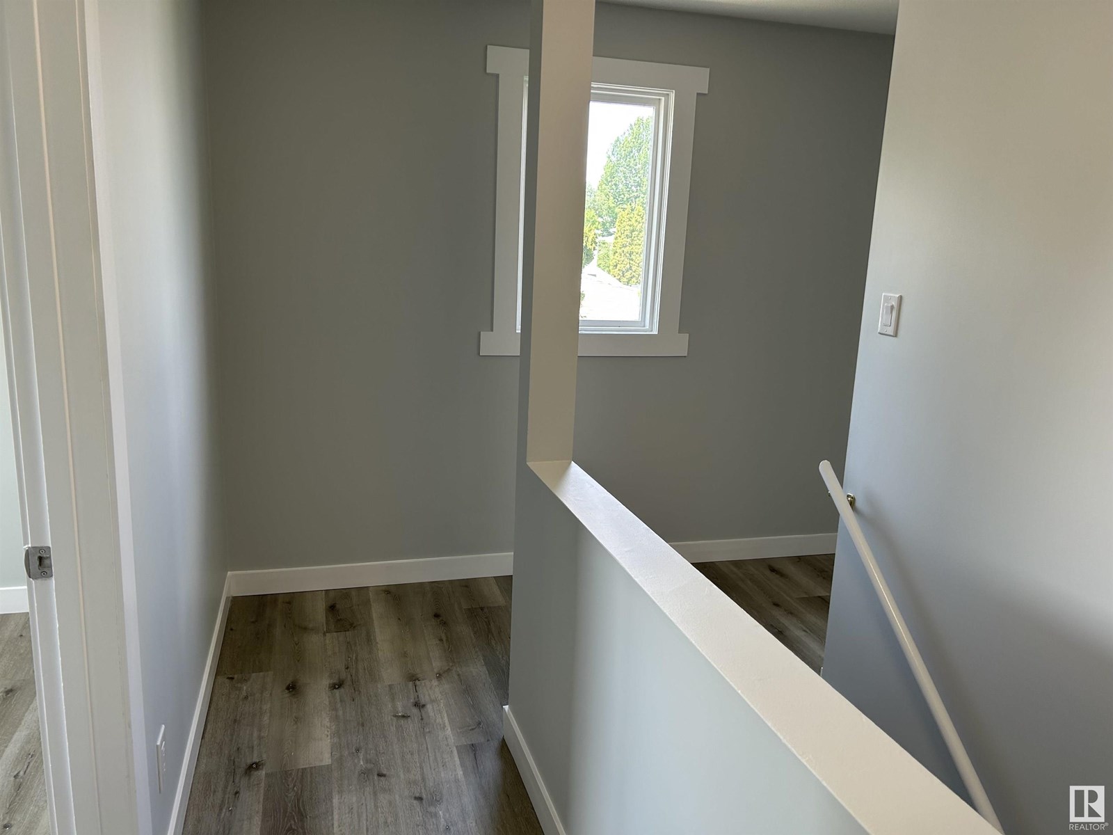 Photo 11 of 16318 88 Av Nw, Edmonton AB