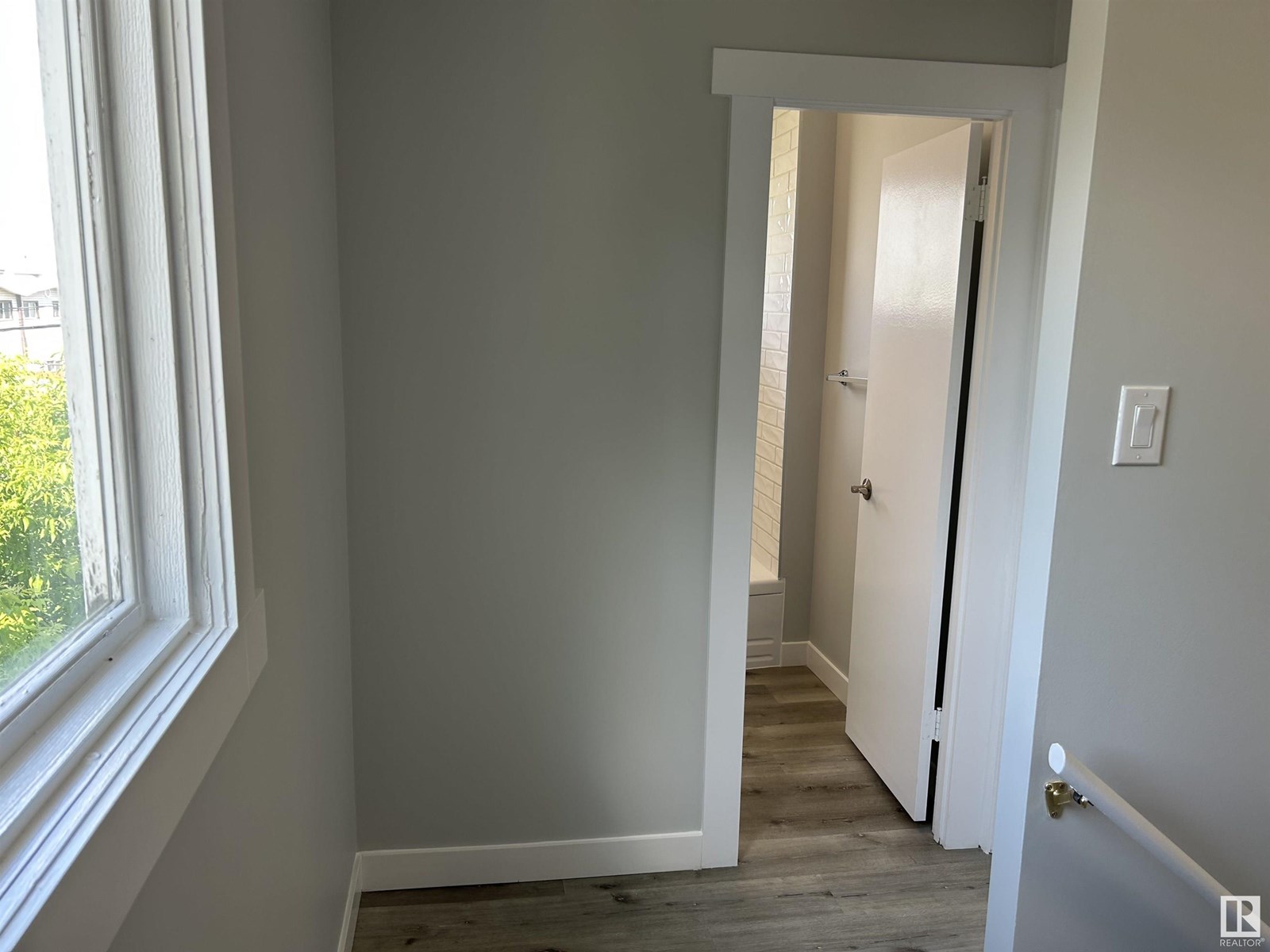 Photo 12 of 16318 88 Av Nw, Edmonton AB