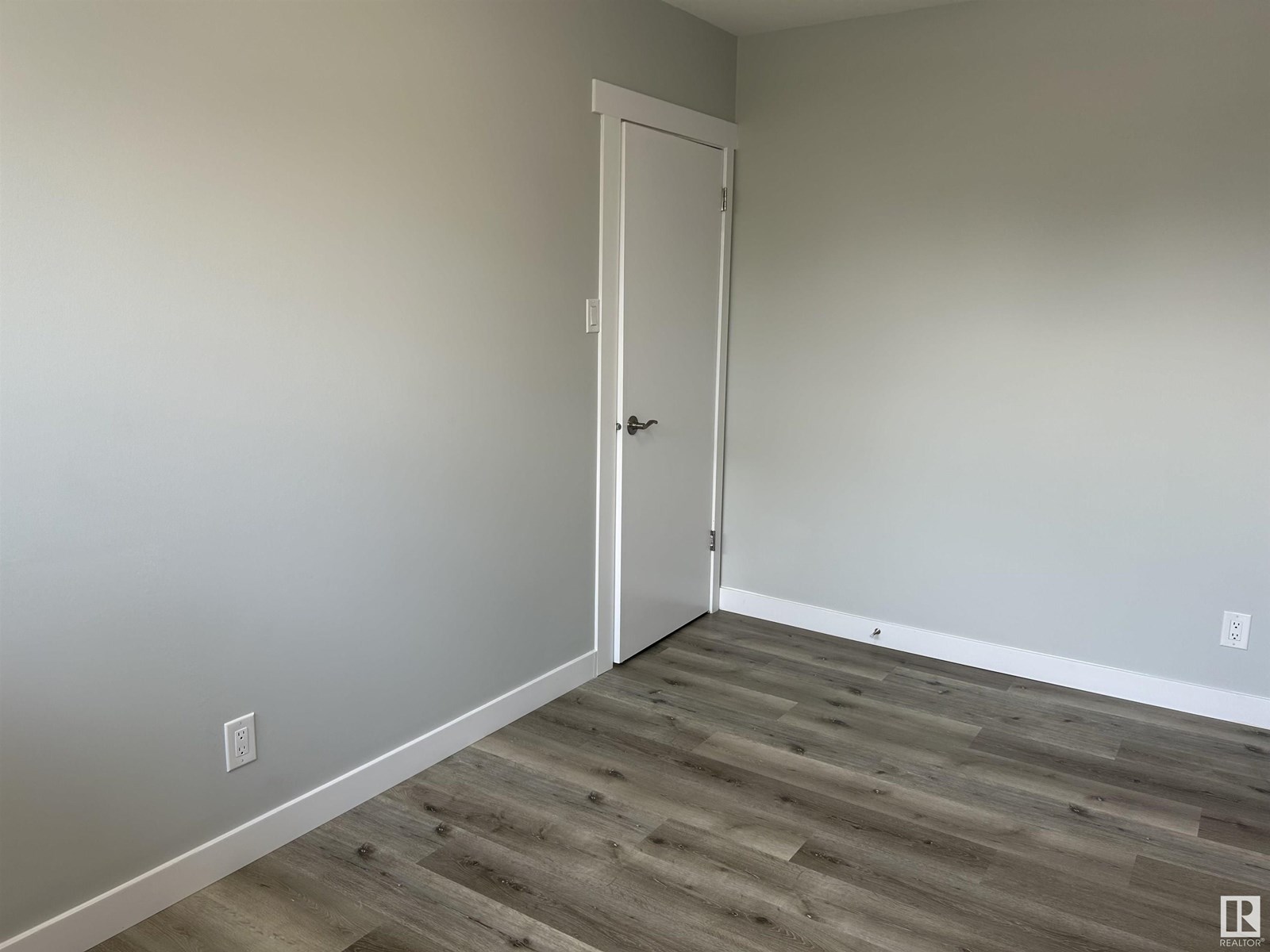 Photo 18 of 16318 88 Av Nw, Edmonton AB