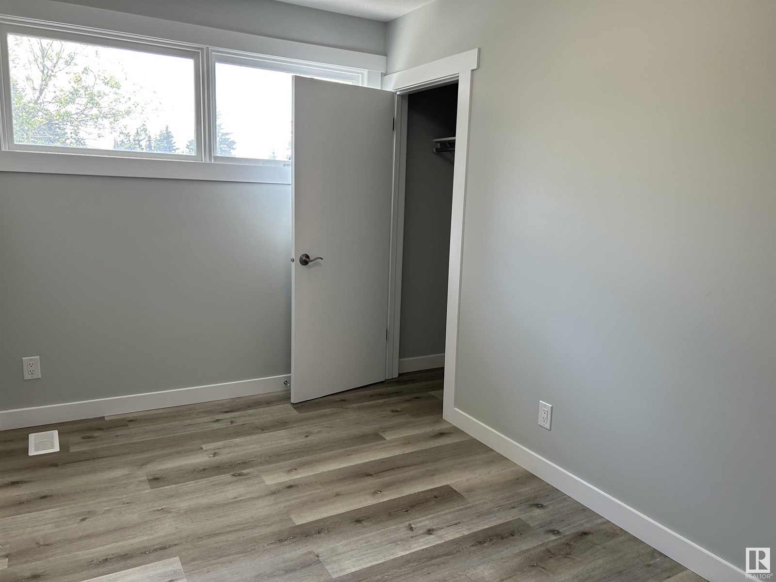 Photo 19 of 16318 88 Av Nw, Edmonton AB