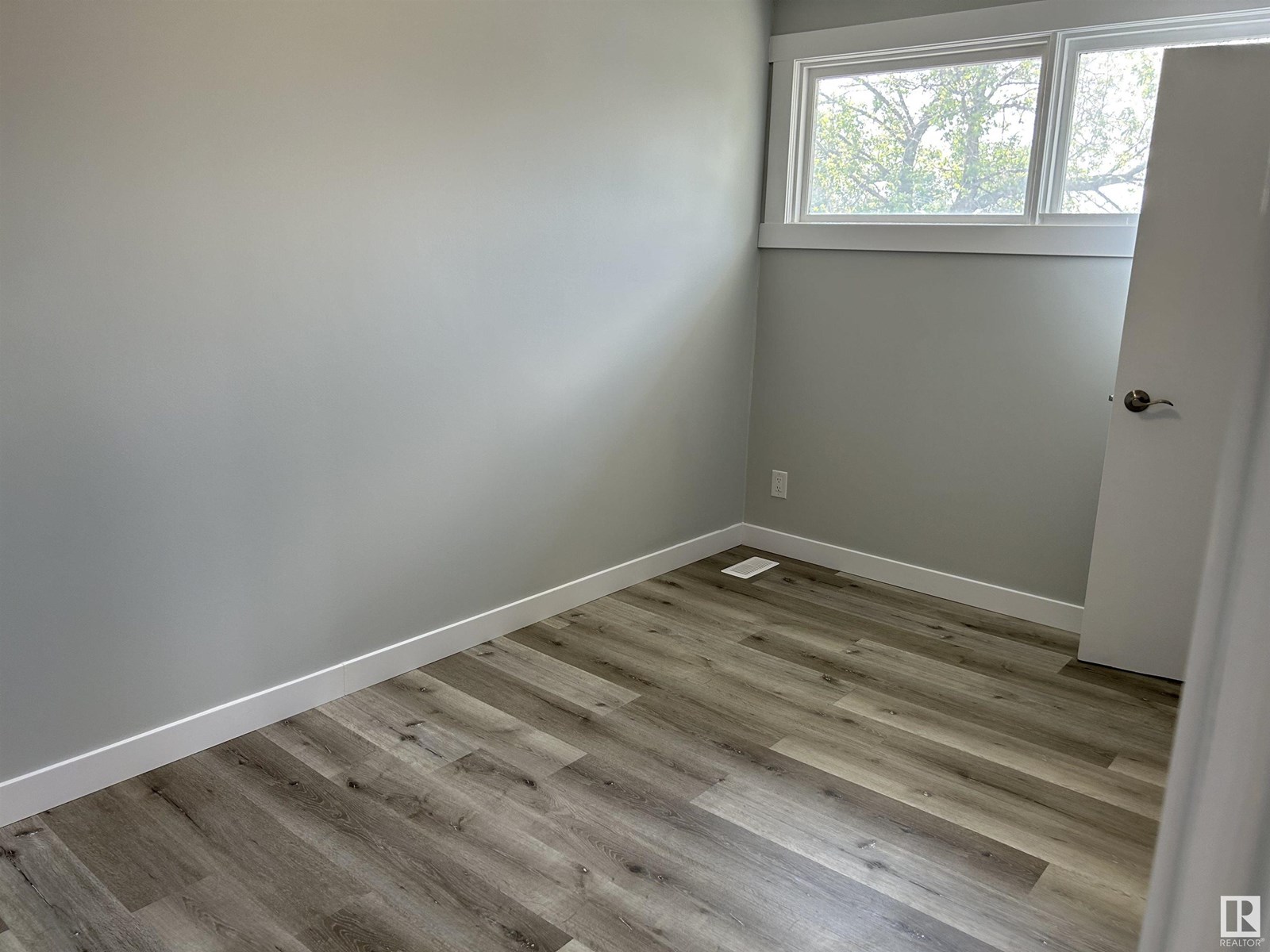 Photo 22 of 16318 88 Av Nw, Edmonton AB