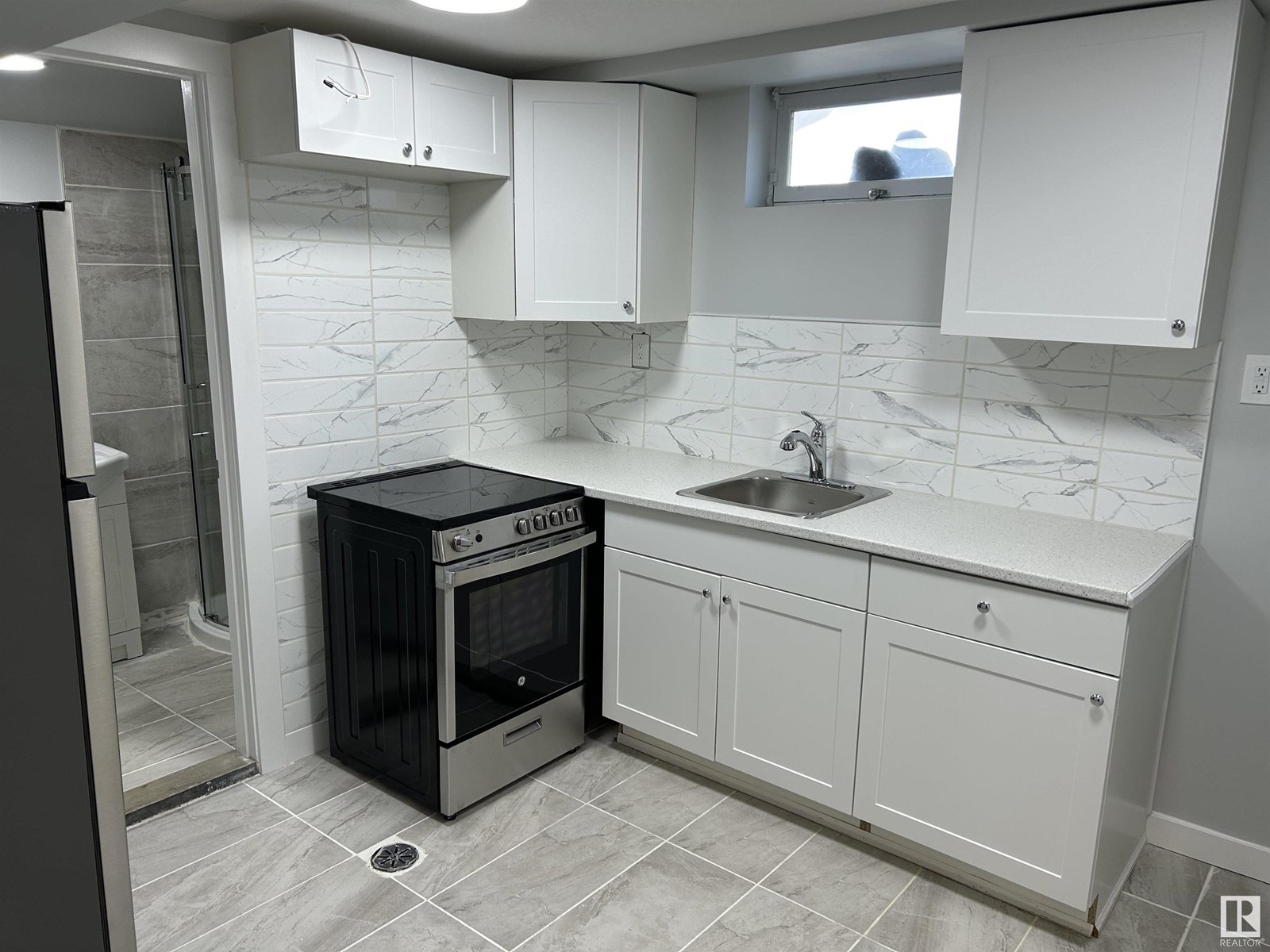 Photo 33 of 16318 88 Av Nw, Edmonton AB