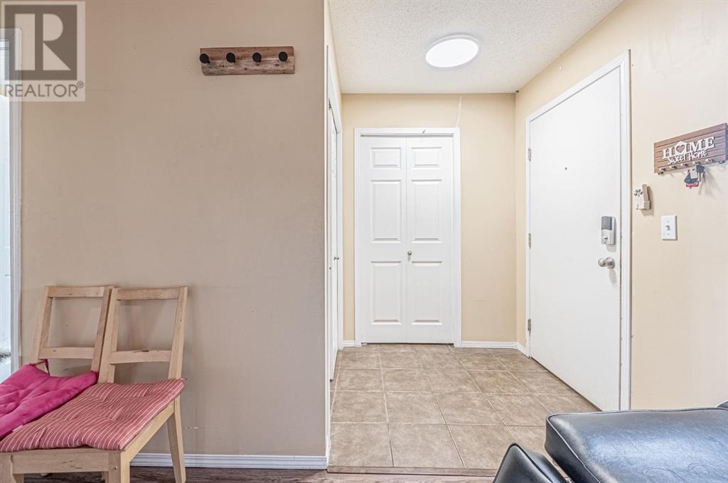 Photo 15 of 7105 304 Mackenzie Way Sw, Airdrie AB