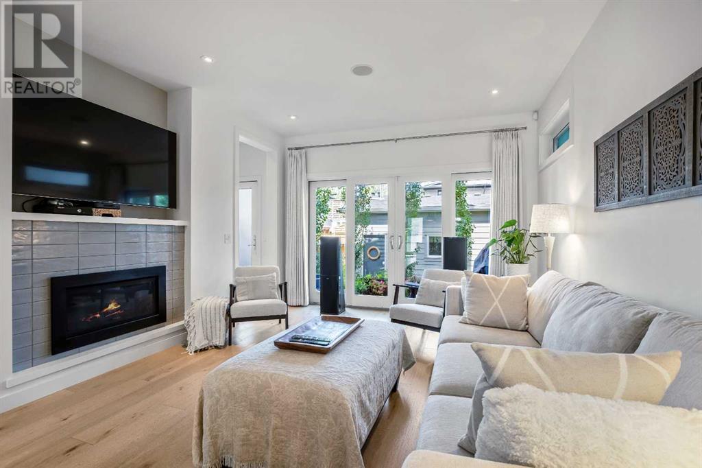 Single Family House for Sale in   Avenue SW North Glenmore Park Calgary 