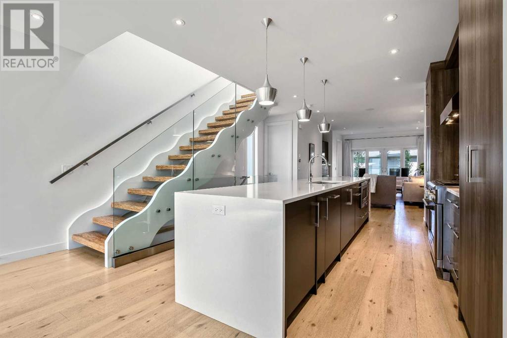 Single Family House for Sale in   Avenue SW North Glenmore Park Calgary 