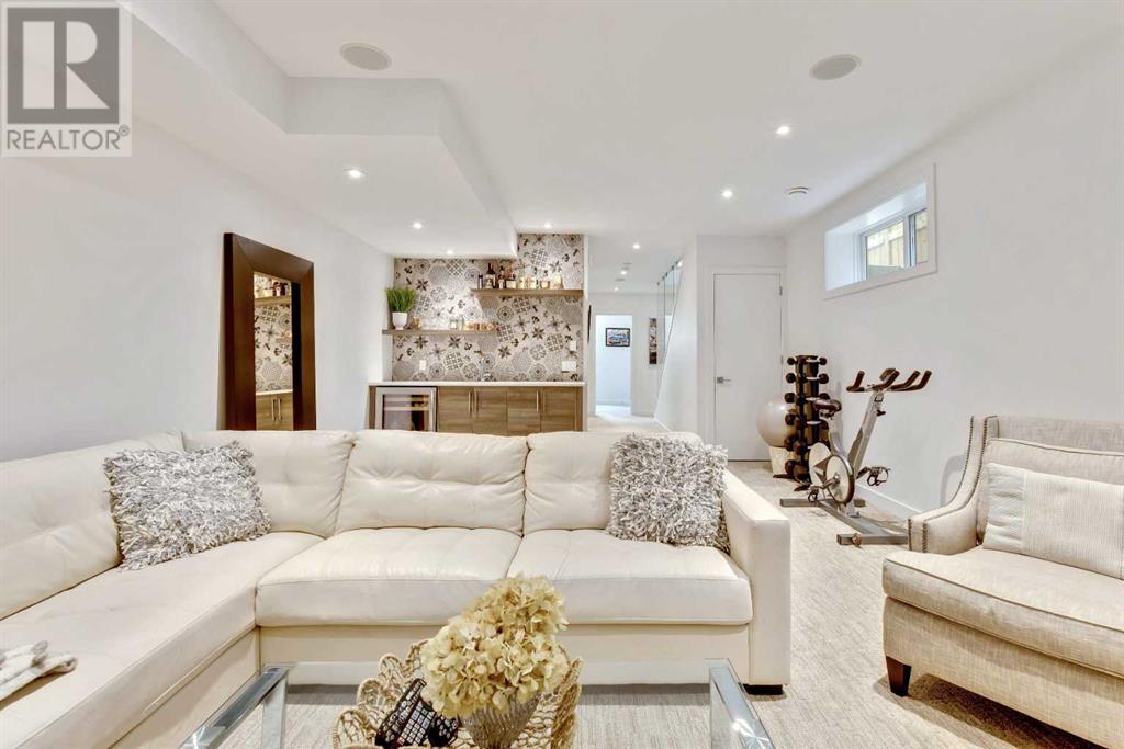 Single Family House for Sale in   Avenue SW North Glenmore Park Calgary 