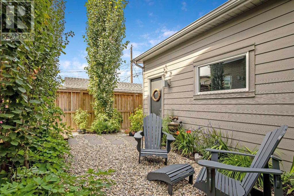 Single Family House for Sale in   Avenue SW North Glenmore Park Calgary 