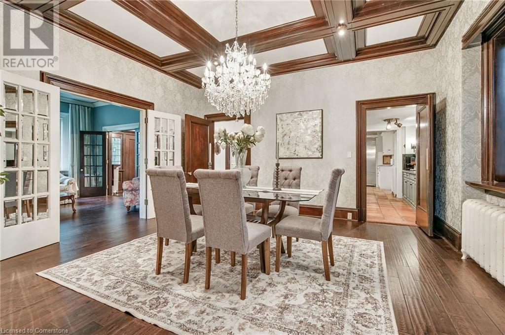 Photo 24 of 122 Dufferin Avenue, Brantford ON