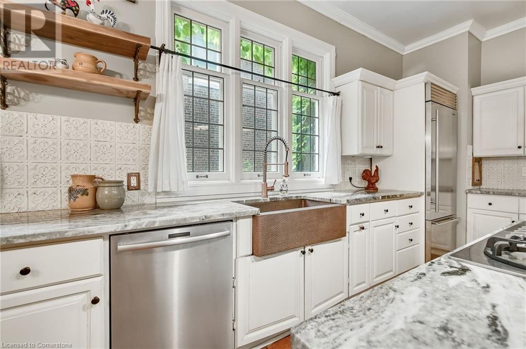 Photo 42 of 122 Dufferin Avenue, Brantford ON